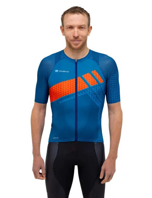  Le modèle mesure 180 cm et porte une taille  6