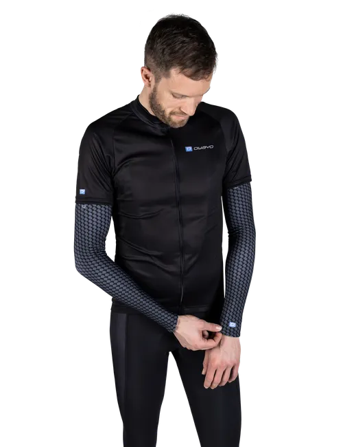  Le modèle mesure 186 cm et porte une taille  M