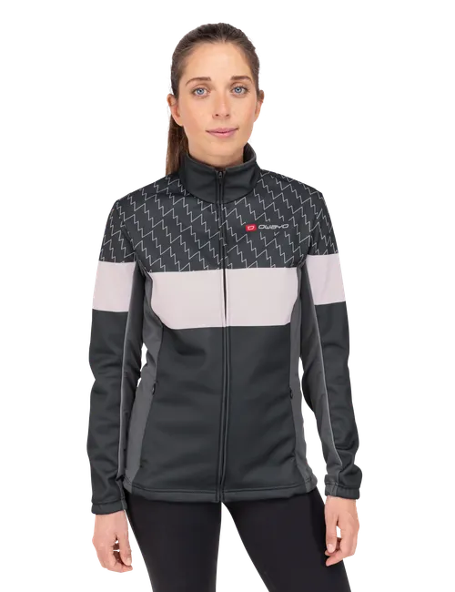  Le modèle mesure 165 cm et porte une taille  S3