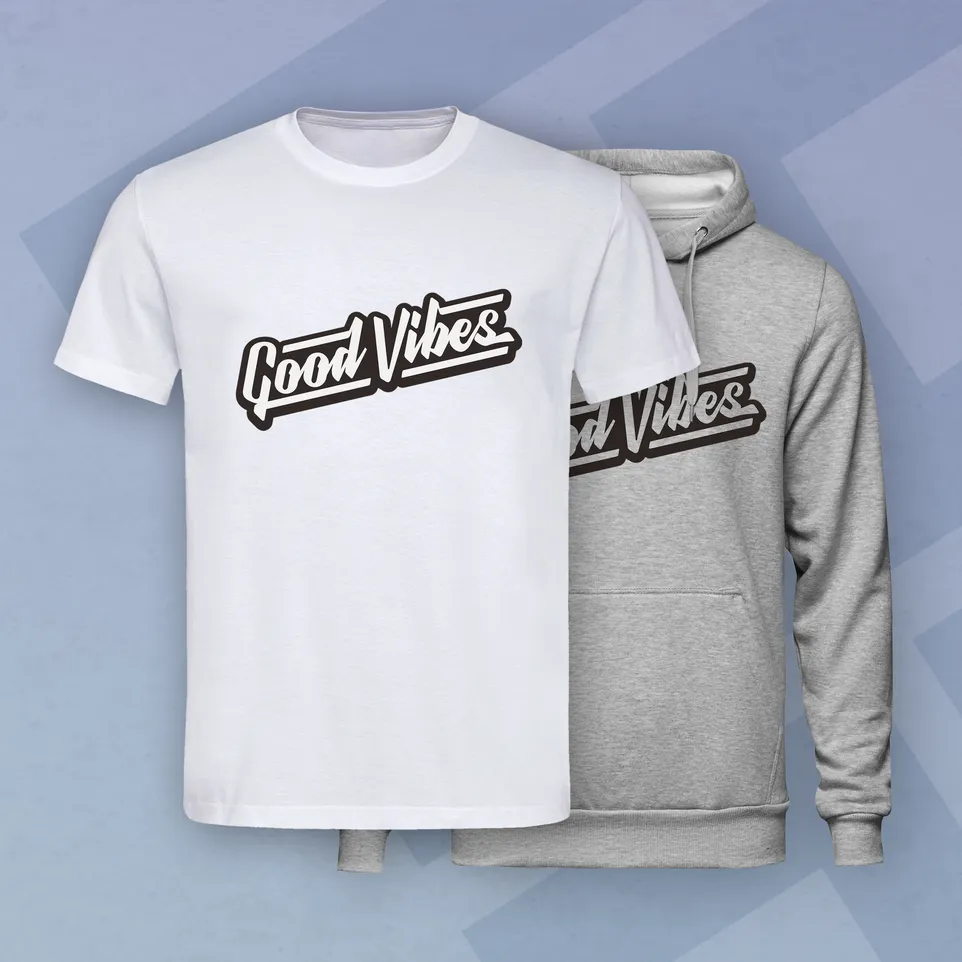 Un t-shirt blanc et un sweat à capuche gris avec l'imprimé 'Good Vibes' de owayo.